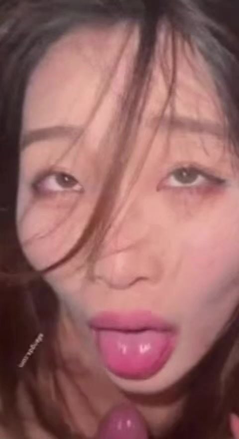 Video call thủ dâm cho ny xem mà bị nó quay lại đăng lên mạng